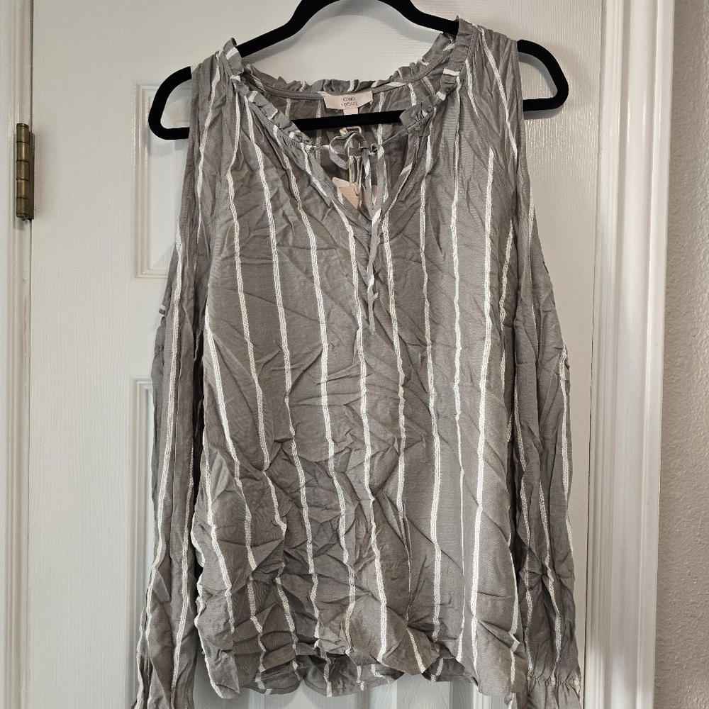 Como Vintage long sleeve top size Large with shoulder cutouts Smokey Olive color